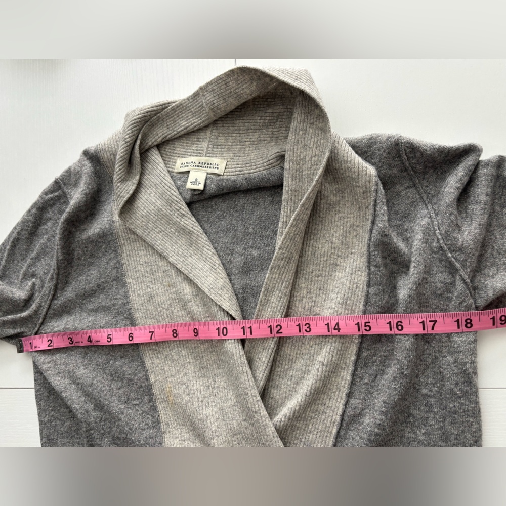 Banana Republic Grey Luxury Cashmere Blend Pullover Sweater Size S - Picture 5 of 6